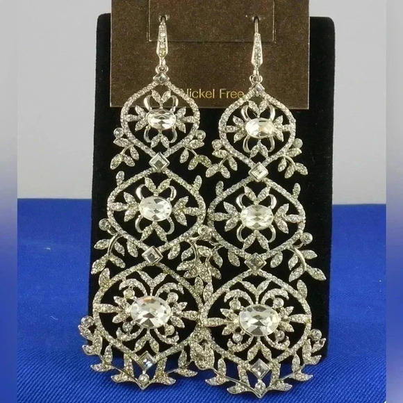 Carolee Lux Women’s Chandelier Crystal Earrings Wedding Bride Pageant - Picture 7 of 11